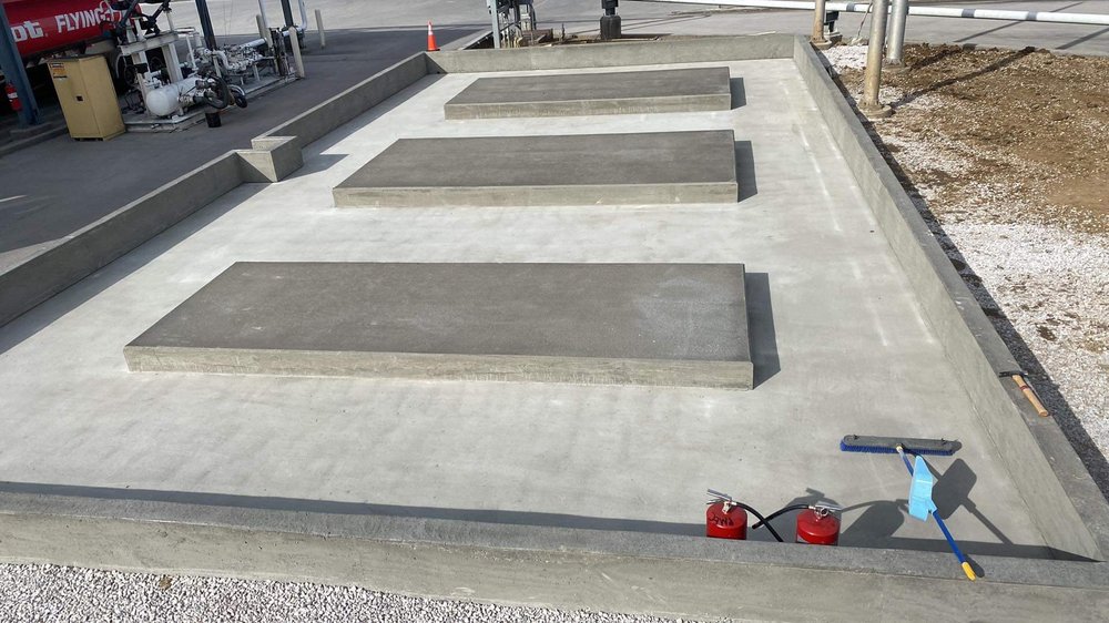 Fuel terminal containment foundation
